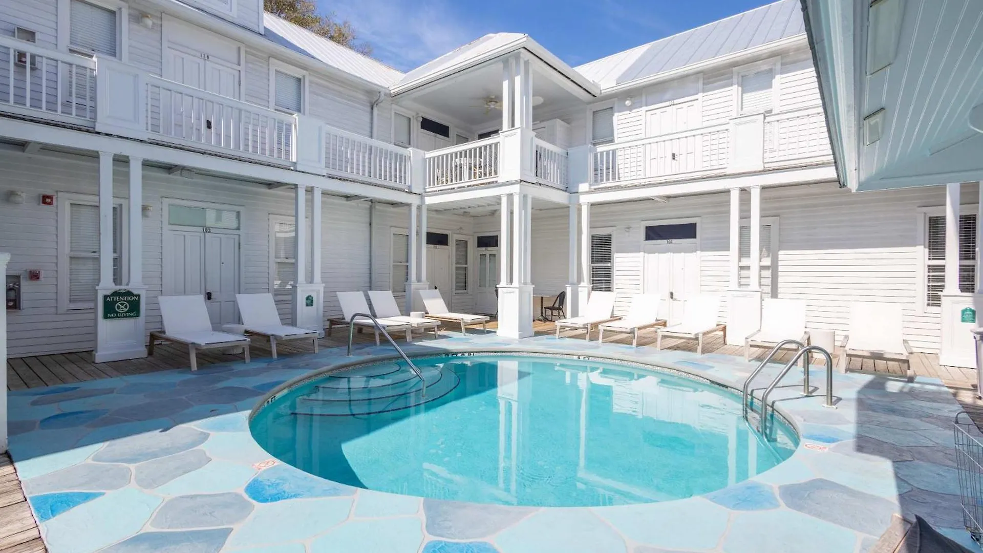 King Suite At Curry Mansion With Heated Pool! Key West Inn